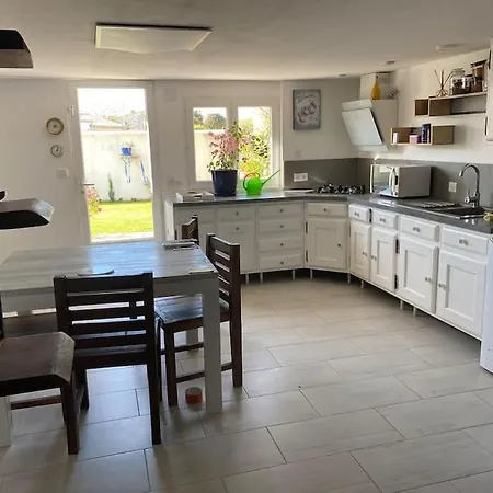 Maison De Famille Ile De Re 3 Etoiles Nyaraló *